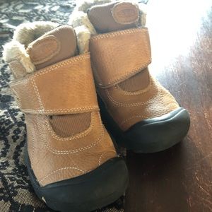 Boys Keen Size 1 boots